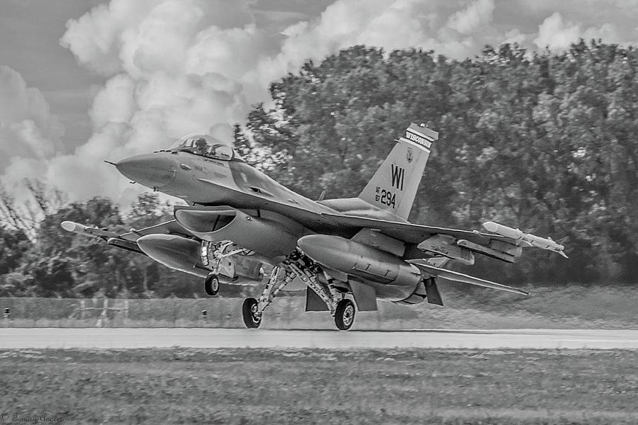 Wisconsin Air National Guard Photograph - Wi Ang F-16 2 by Tommy Anderson
