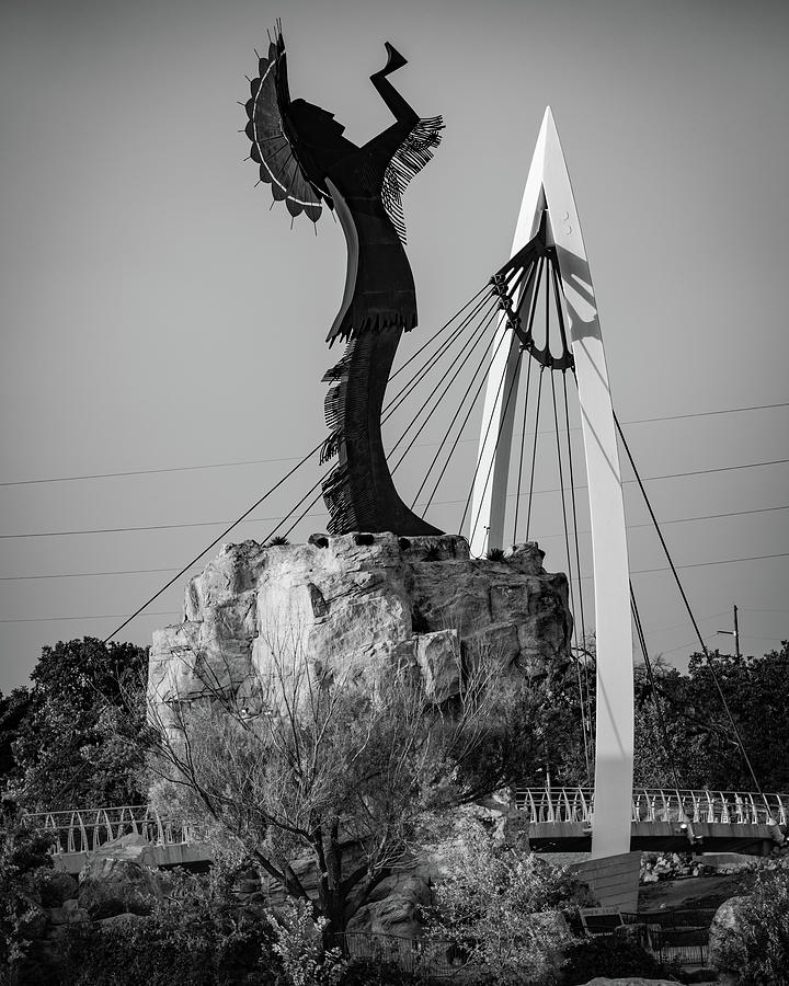 Wichita Kansas Keeper Of The Plains Sculpture - Black and White Photograph by Gregory Ballos
