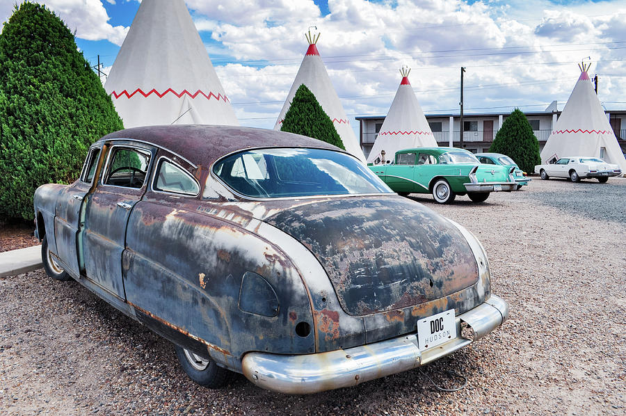 Wigwam Motel Route 66 Classic Cars Photograph by Kyle Hanson