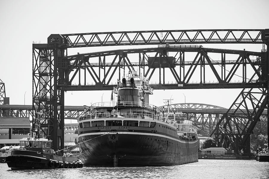 Wilfred Sykes Bulk Freighter Photograph by Dale Kincaid