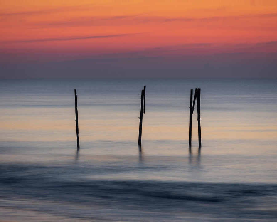 Windswept Sunrise Photograph by Alan Raasch