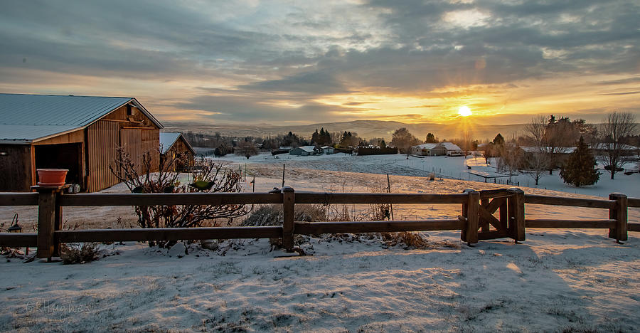 Winter Sunrise Over Selah Photograph by Gary Hughes