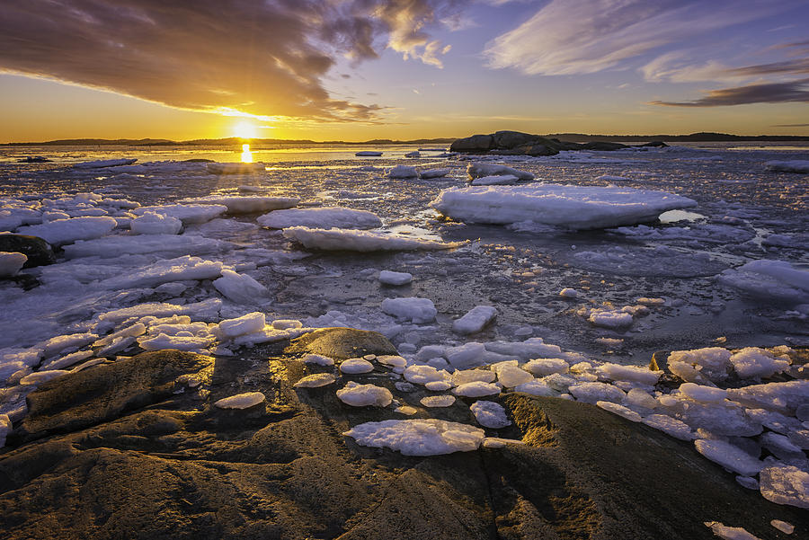 Winter sunset at the sea Photograph by Martin Wahlborg