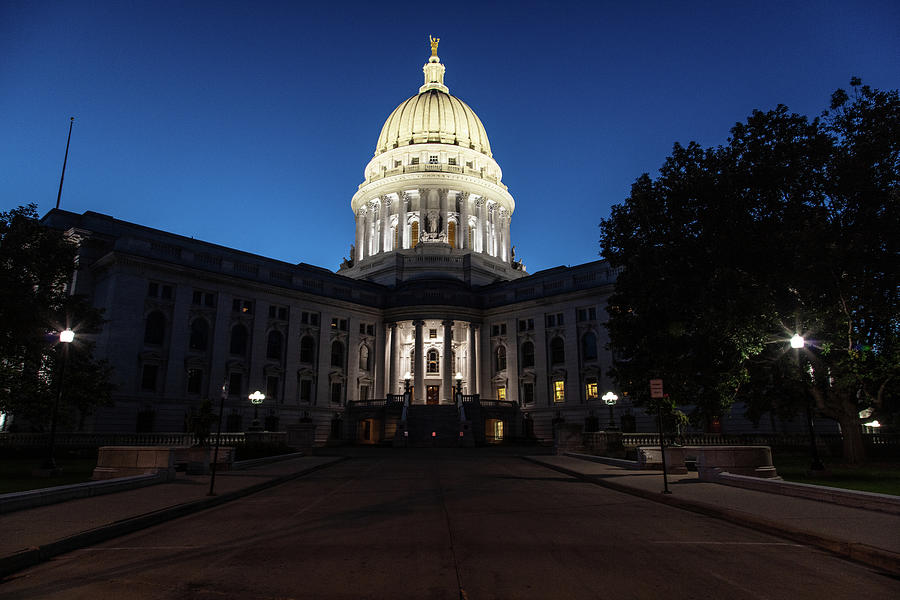 Wisconsin state capitol building at night Photograph by Eldon McGraw