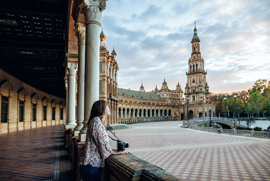 Woman in the Plaza de Espana, Seville. Photograph by F.J. Jimenez
