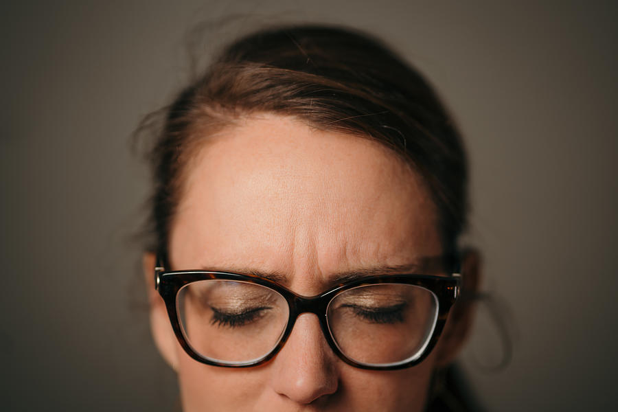 Woman with headache pain Photograph by 5m3photos