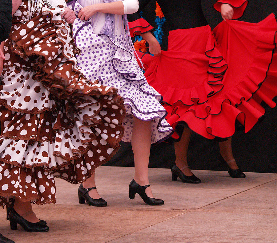 Women Dancing Flamenco Photograph by Japatino