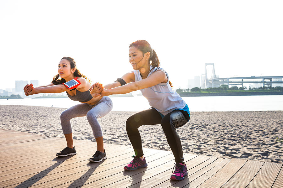 Women getting fit in the city - Tokyo Photograph by LeoPatrizi