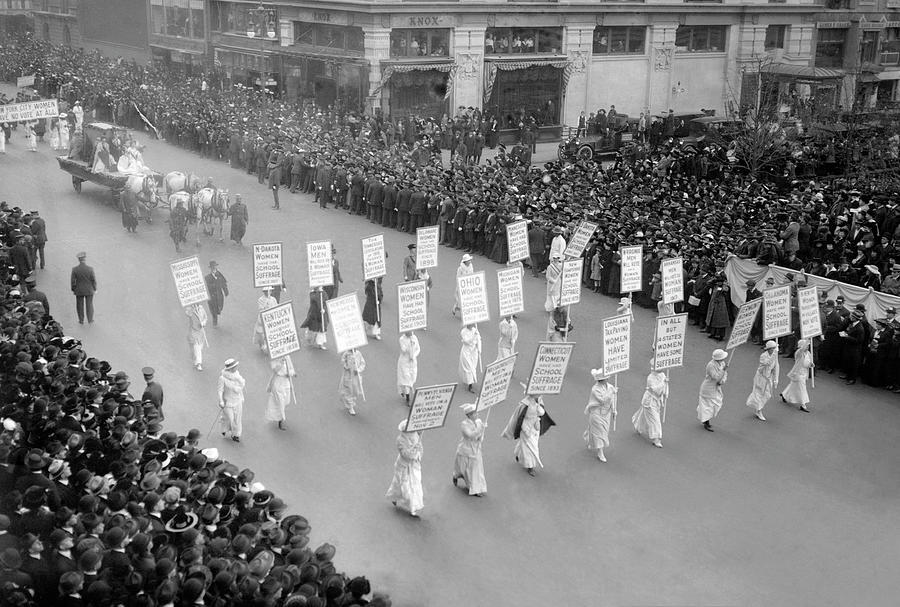 Womens Suffrage Parade New York City 1915 Photograph By War Is