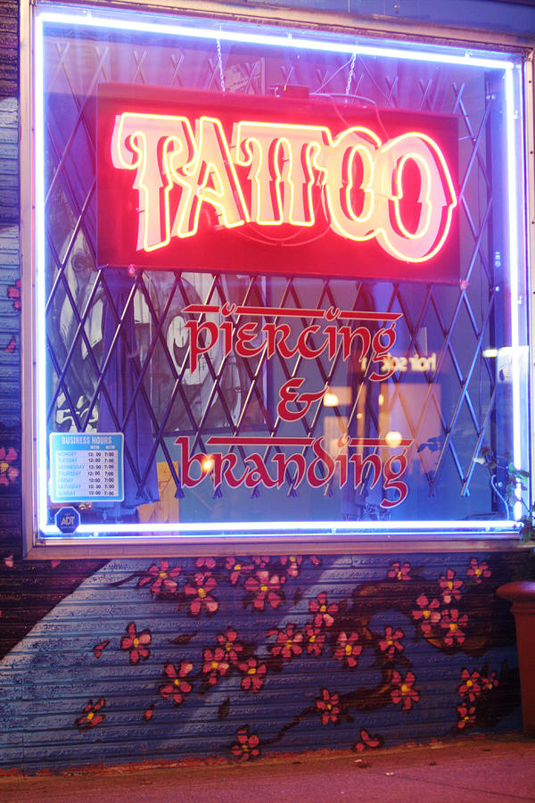 World Class Tattoo, Sth Granville. Photograph by Lonely Planet