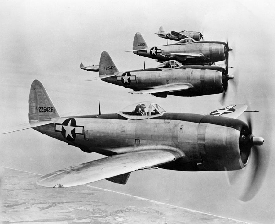 Transportation Photograph - World War II USAAF Republic P-47 Thunderbolts in Formation by Bettmann