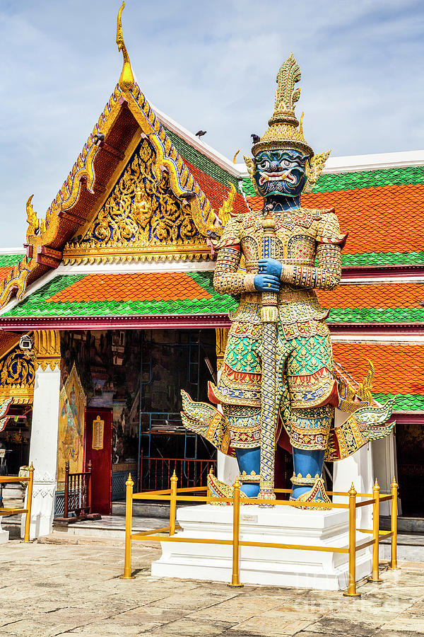 Yaksha Figure Wat Phra Kaew                   Photograph by Colin and Linda McKie