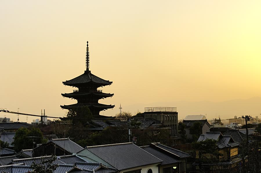 Yasaka tower at sunset, Kyoto, Japan Photograph by Yukio Otsuki/amanaimagesRF