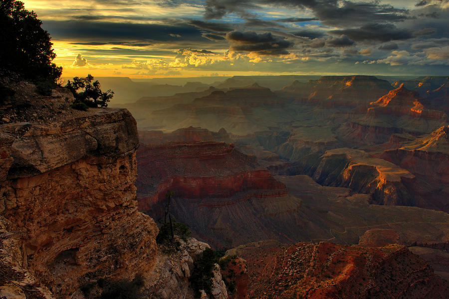 Grand Canyon Photograph - Yavapai Point Sunset, Grand Canyon by Stephen Vecchiotti