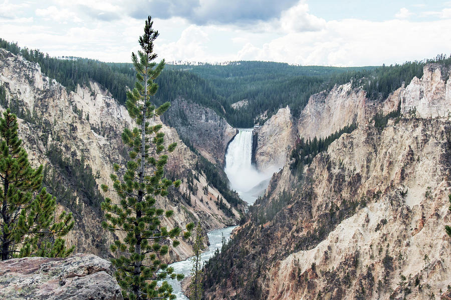 Yellowstone WY - U.S. National Parks - Valley Carved by the Yellowstone ...