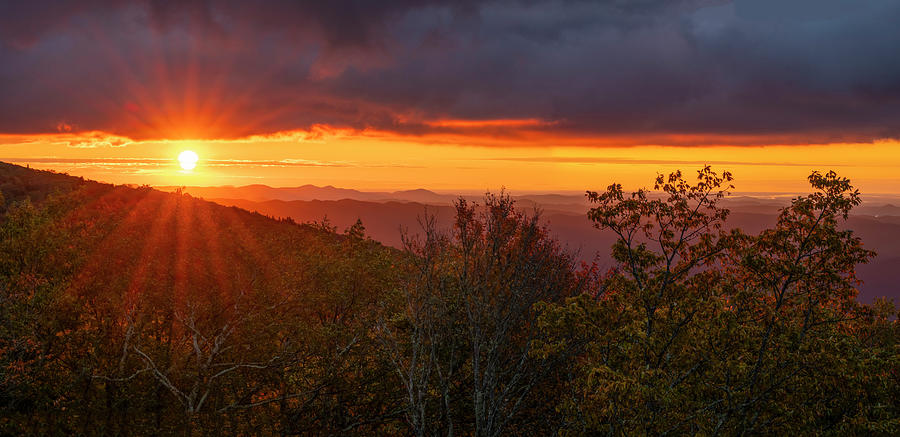 Yonahlossee Overlook At Sunrise Photograph by Mark Papke
