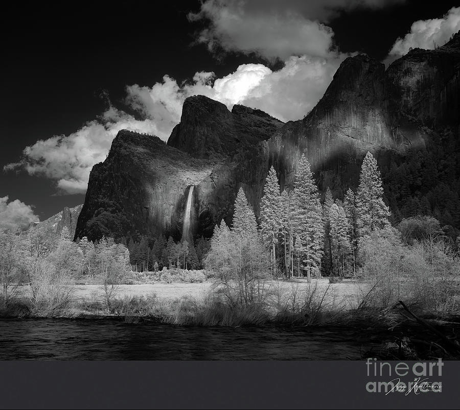 Yosemite 2 logo Photograph by Izet Kapetanovic