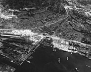 Nagasaki, 1945 #2 Photograph by Photo Researchers