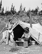 Couple Roughing It, C.1930s Photograph by H. Armstrong Roberts/ClassicStock