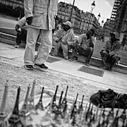 Giants

#people #toureiffel #vendor Photograph by Rafa Rivas