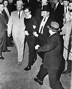 Lee Harvey Oswald Shooting Photograph by Granger