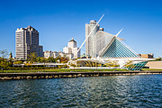 Milwaukee Skyline Photo with Milwaukee Art Museum Photograph by Paul Velgos