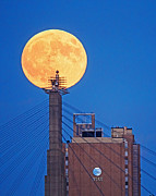 Moon On A Pedestal Sep 27 Photograph by Kevin Anderson