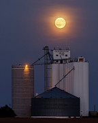 Moonrise at Laird -02 Photograph by Rob Graham