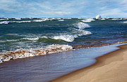 Race To Shore Photograph by Kathi Mirto
