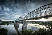 Rowing Under Walnut Street Photograph by Steven Llorca