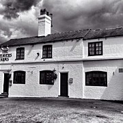 The Weavers Arms, Fillongley Photograph by John Edwards
