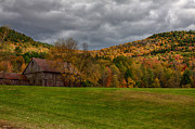 Weathered barn Photograph by Jeff Folger