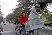 HENRY THOMAS in E. T. THE EXTRA-TERRESTRIAL -1982-. #1 Photograph by Album