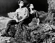 LAURENCE OLIVIER and MERLE OBERON in WUTHERING HEIGHTS -1939-. #1 Photograph by Album