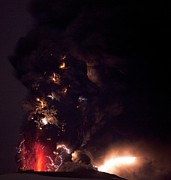 Volcanic Lightning #5 Photograph by Science Photo Library