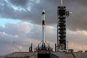 Dragon 2 Demonstration Mission 1 On The Launchpad Photograph by Science Photo Library