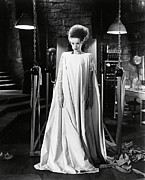 ELSA LANCHESTER in THE BRIDE OF FRANKENSTEIN -1935-. Photograph by Album