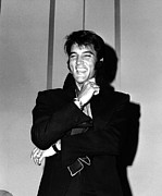 Elvis Presley Laughing At A Press Conference In Las Vegas Photograph by Phil Roach