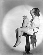 Glamorous Smoker, 1922 Photograph by Science Source