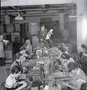 Man Reading Newspaper To Cigar Workers Photograph by Bettmann