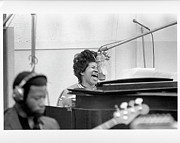 Queen Of Soul Recording In Ny Photograph by Michael Ochs Archives