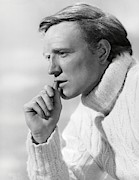 Richard Harris . Photograph by Album