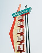 Skyliner Motel Vintage Sign, On Route 66 In Stroud, Oklahoma, Usa Photograph by 