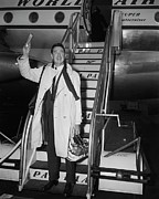 Slim Arrives Photograph by Slim Aarons