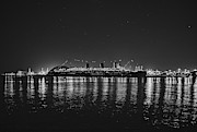 The Queen Under The Stars - B and W Photograph by Gene Parks