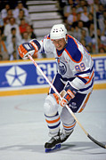 Wayne Gretzky In Action Photograph by B Bennett