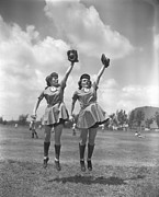 Womens Baseball League Twin Players Photograph by Bettmann