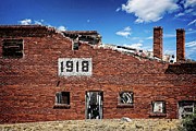 1918 Dilapidated Building Photograph by David Desautel