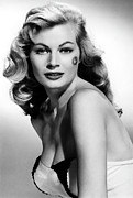 ANITA EKBERG in ARTISTS AND MODELS -1955-, directed by FRANK TASHLIN. Photograph by Album