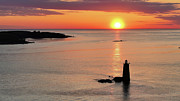 Dawn at Whaleback Lighthouse off Kittery Point Maine Photograph by Jeff Folger